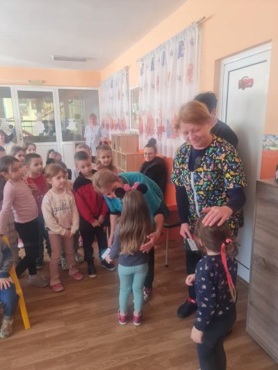 ДГ " Звънче" - гр. Етрополе отбеляза деня на вълшебната дума "БЛАГОДАРЯ" 11