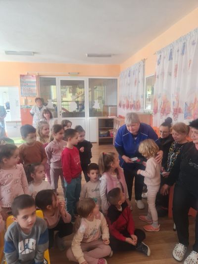 ДГ " Звънче" - гр. Етрополе отбеляза деня на вълшебната дума "БЛАГОДАРЯ" 12