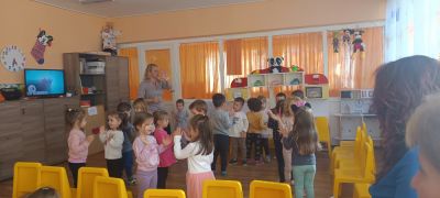 ДГ " Звънче" - гр. Етрополе отбеляза деня на вълшебната дума "БЛАГОДАРЯ" 1