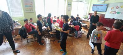 Посещение на група "Пчеличка" от ДГ "Звънче" в СУ "Христо Ясенов"- гр. Етрополе 16