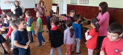 Посещение на група "Пчеличка" от ДГ "Звънче" в СУ "Христо Ясенов"- гр. Етрополе 6