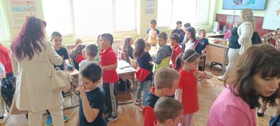 Посещение на група "Пчеличка" от ДГ "Звънче" в СУ "Христо Ясенов"- гр. Етрополе 7