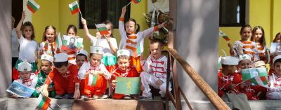 Посещение на група "Мечо Пух" от ДГ "Звънче" в ОУ "Христо Ботев"- гр. Етрополе 7