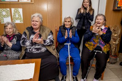 Децата от ДГ "Звънче"- гр. Етрополе отбелязаха Бабинден и Денят на родилната помощ 7